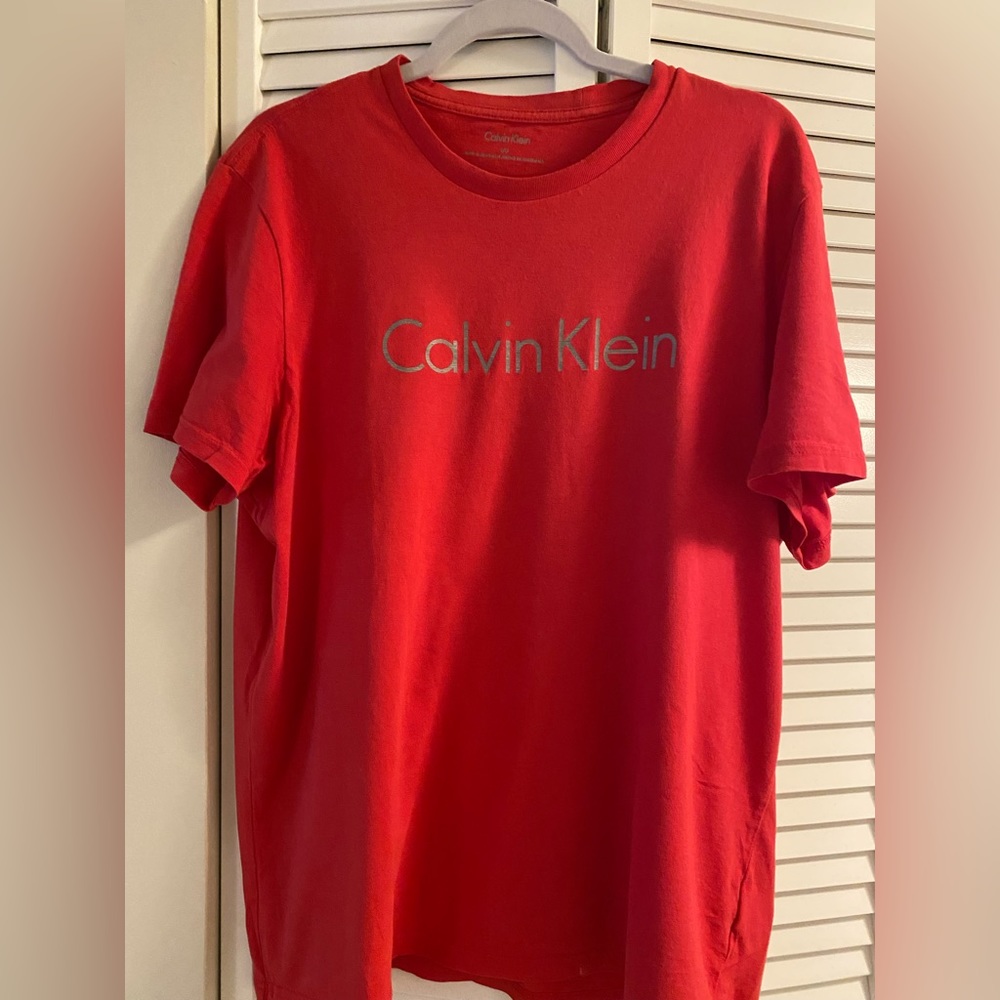 Men Calvin Klein t shirt , size L